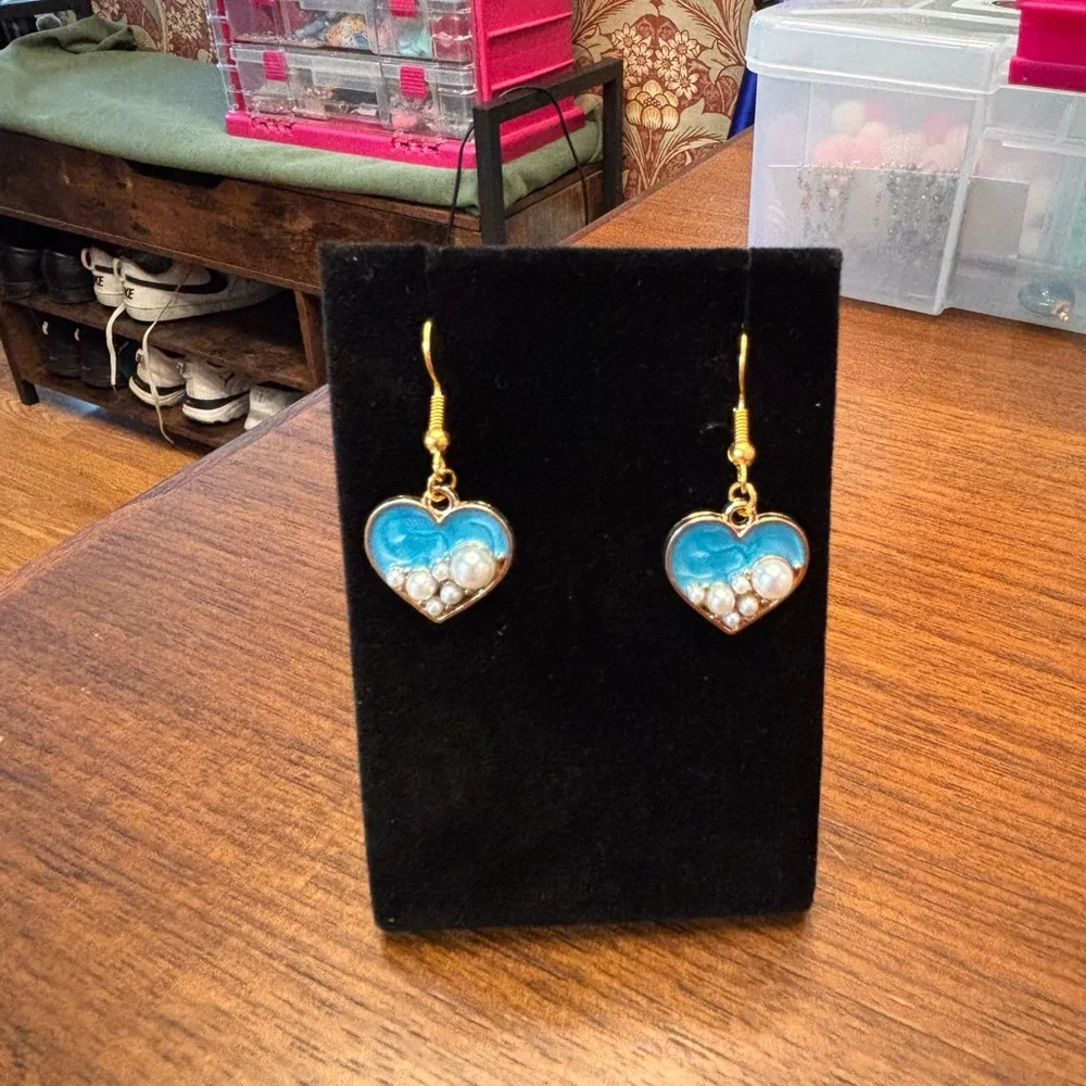 New fun beach vibes Gold tone and Blue with white pearl bubbles Heart Earrings